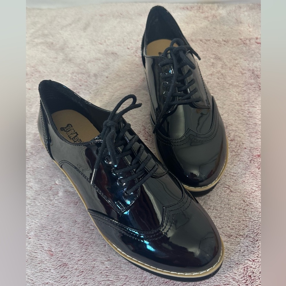 Women’s Black Patent Wingtip Oxfords - Picture 4 of 11